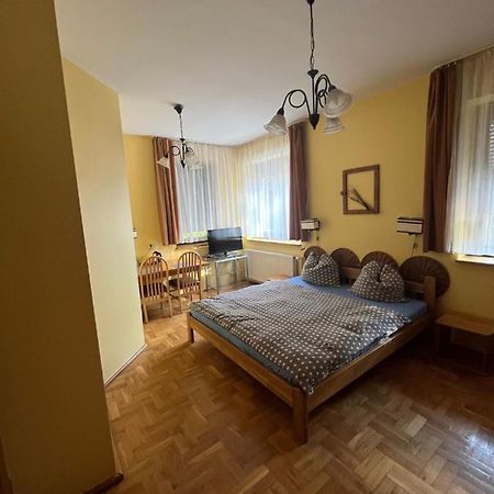 Villa Centrum With Access Kitchen (Adults Only) Zielona Góra Kültér fotó